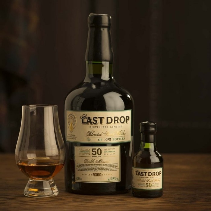 9 Oldest Bottles of Whisky in The World | Oldest.org
