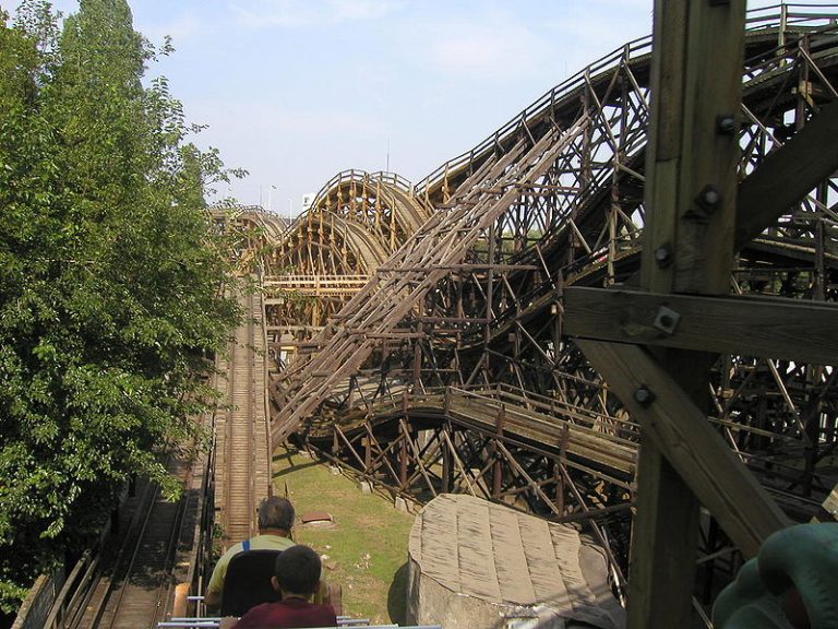 10 Oldest Wooden Rollercoasters In The World - Oldest.org