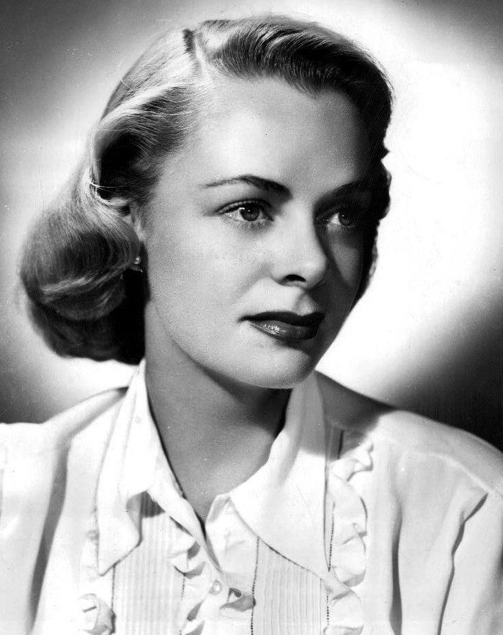 10 Oldest Living Actors in the World (Updated 2024)
