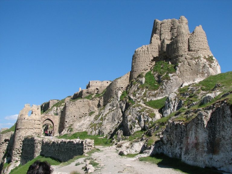 9 Oldest Buildings in the World