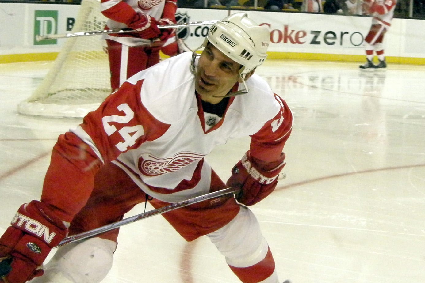 10 Oldest NHL Players Ever (Updated 2023)