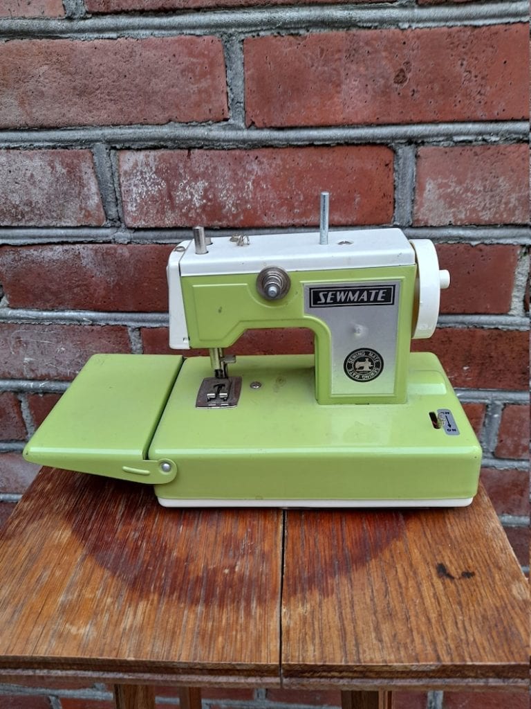 Sew Mate Children's Metal Battery Operated Sewing Machine Vintage