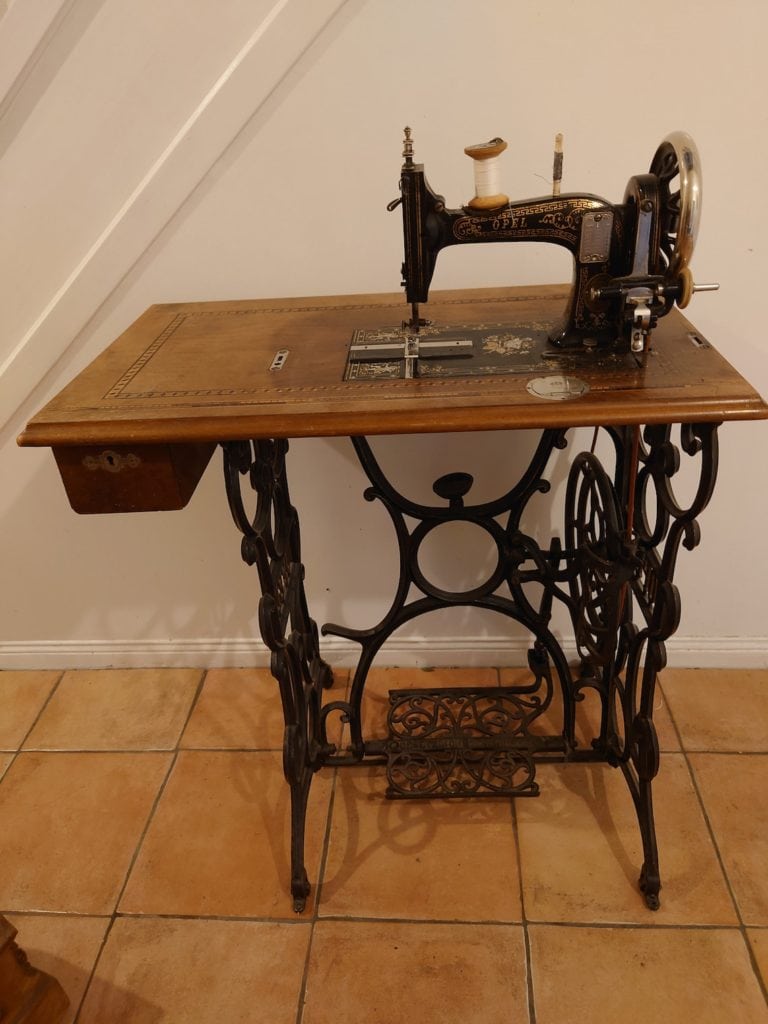 Sewing machine., in Hebburn, Tyne and Wear