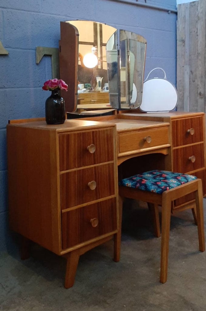 50 Vintage And Antique Vanity Tables, Antique 3 Way Dressing Mirror