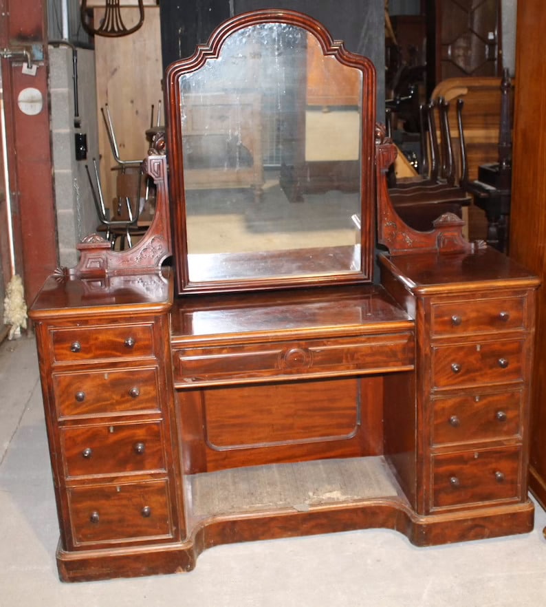 Victorian Mahogany Dressing Table