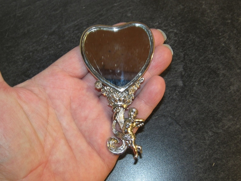 Compact Heart Mirror