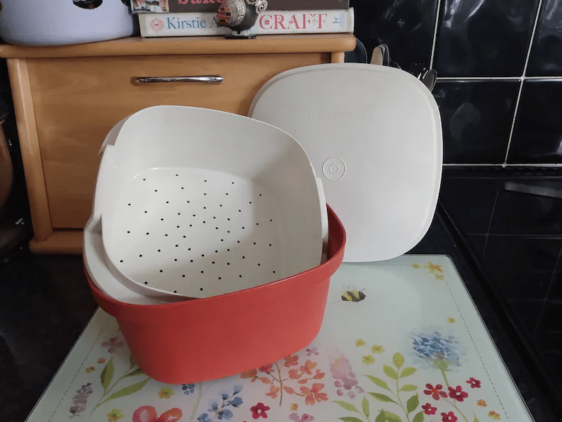 Tupperware Snack Cup and Half Size Snack Cup Small Bowl Set Burgundy Seals