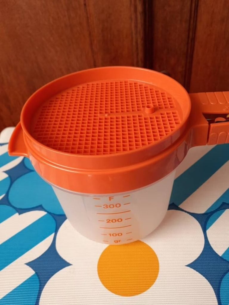 Vintage Tupperware Sifter