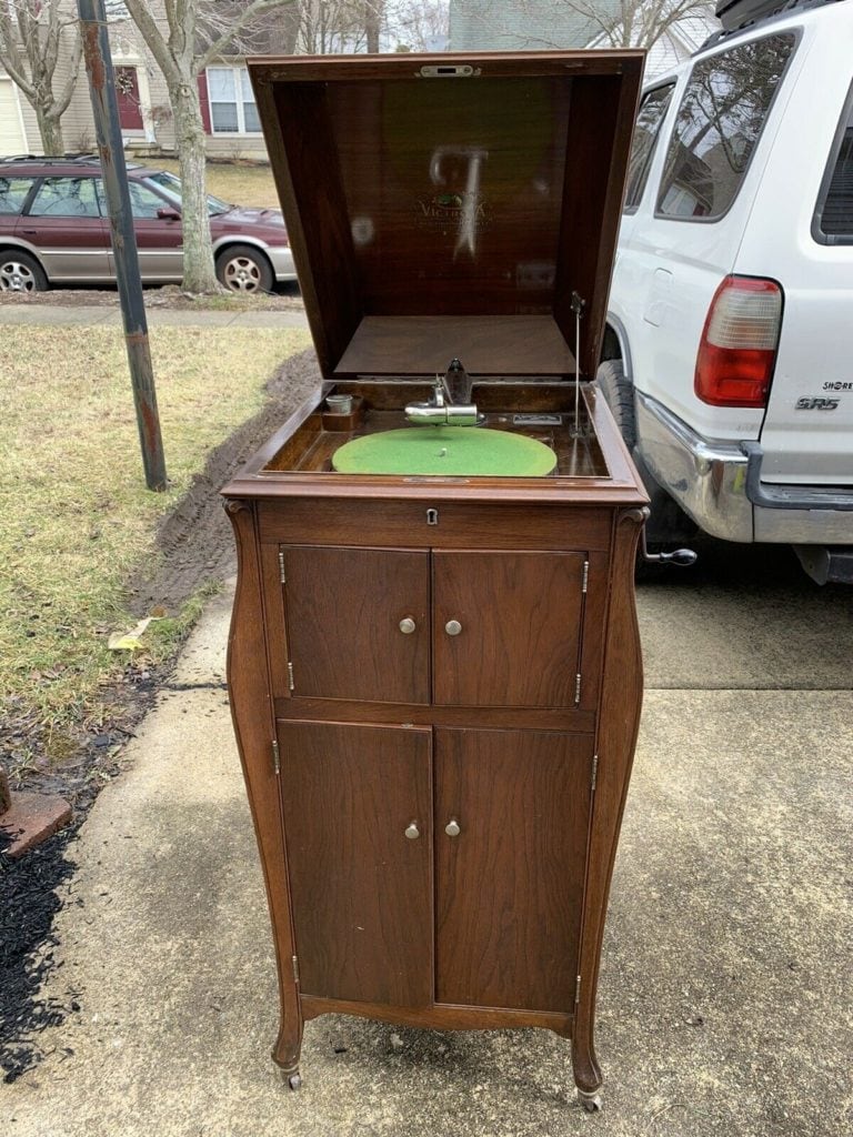 1920 VV-XI Victor Victrola Antique Phonograph Cabinet Record Player