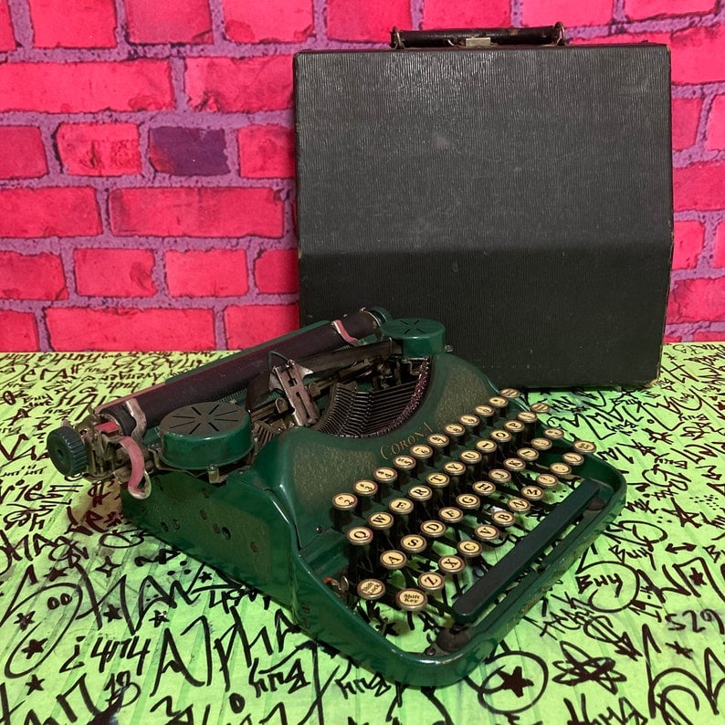 Smith Corona 'Electric' portable typewriter (1950s) - $650 - Antique  Typewriters