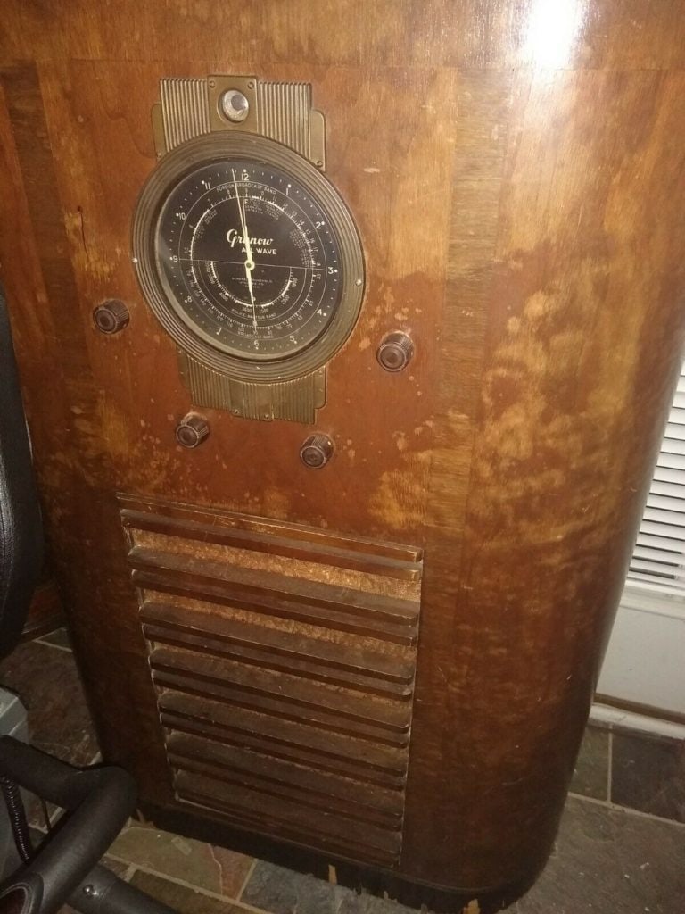 Antique Grunow 835 Console Radio 1930's Floor Model in Wooden Case 1936