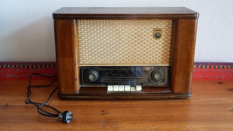 Original Mid Century Modern 1950s FM AM Tabletop Tube Radio Philips Tuberadio German Radio