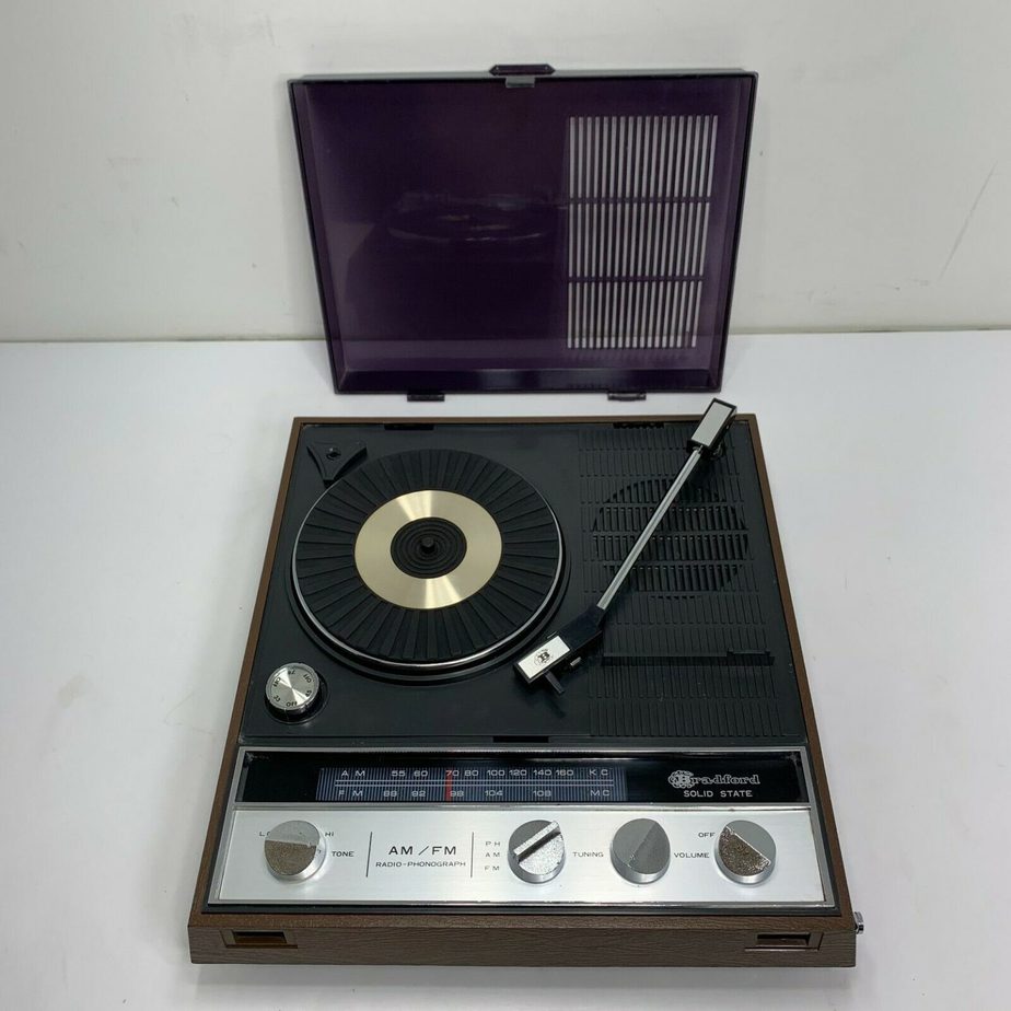55 Vintage and Antique Record Players For Sale (Since 1940s)