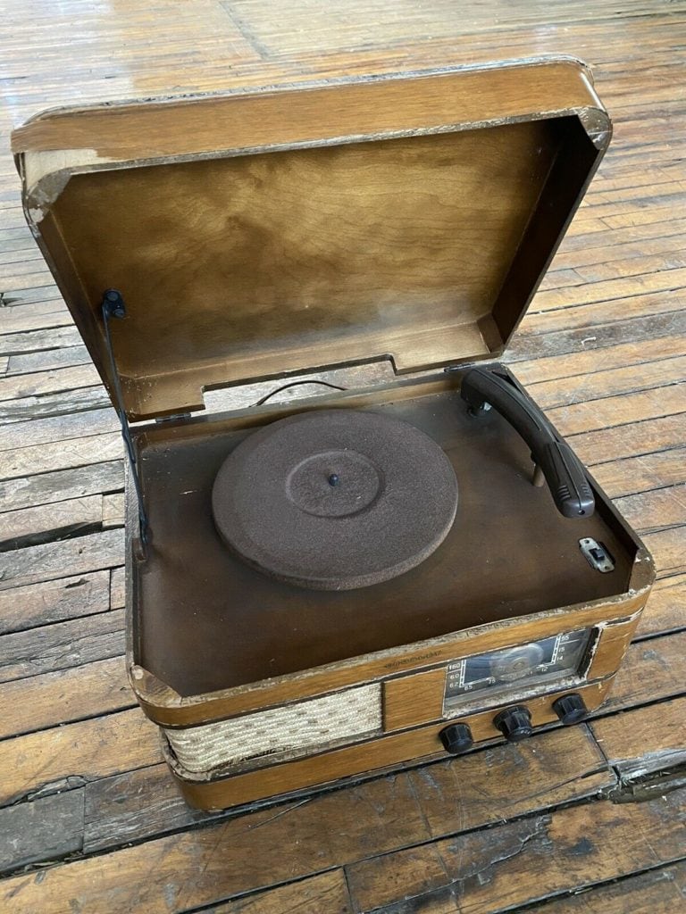 Vintage Antique Crosley 56TP Phonograph Record Player Vacuum Tube Radio