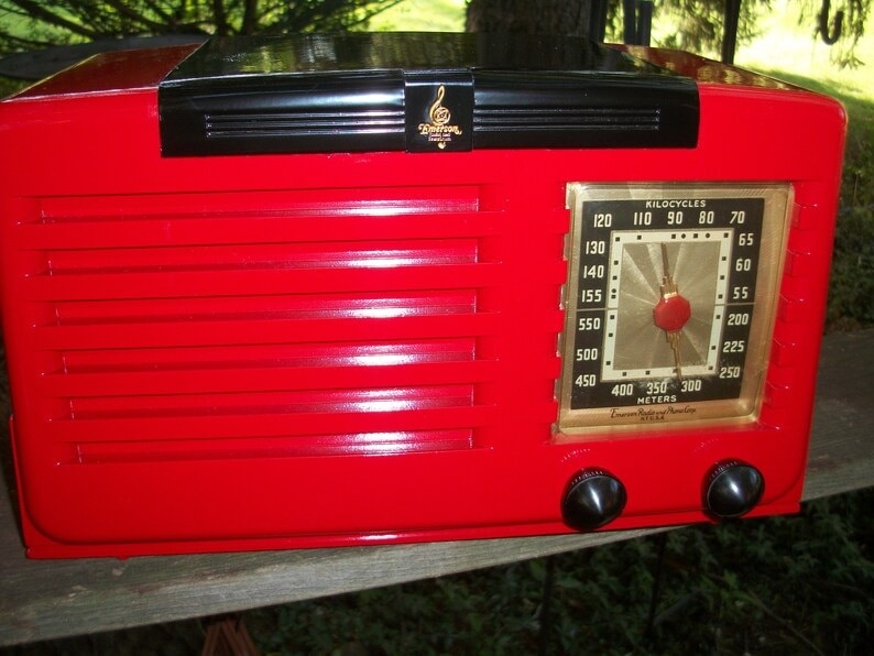 Vintage, Completely Restored, 1946 Emerson Model DQ-333 Tabletop Tube Radio