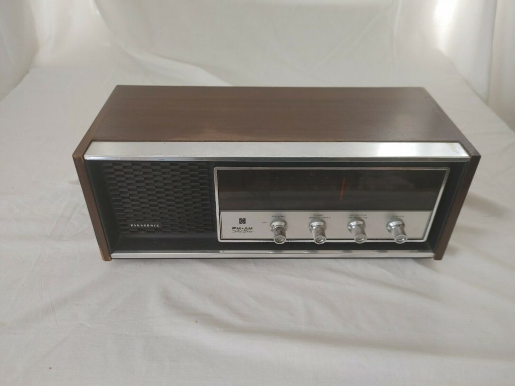 Vintage Panasonic AM/FM Radio Model RE-7369 Solid State 1970s Japan