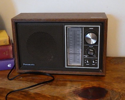 Vintage Panasonic Radio RE-6289 Simulated Walnut Wood Grain AM/FM Radio 1970's