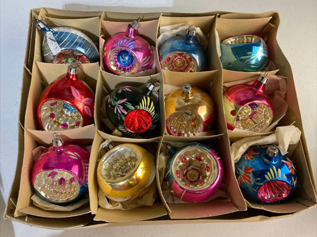 Vintage Christmas Ornaments and Decorations For Sale - Oldest.org