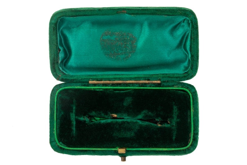 Green Velvet Brooch Box