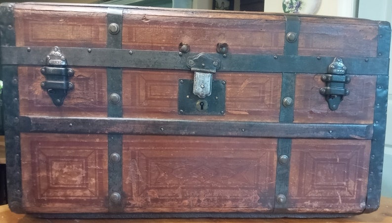 Stagecoach Trunk