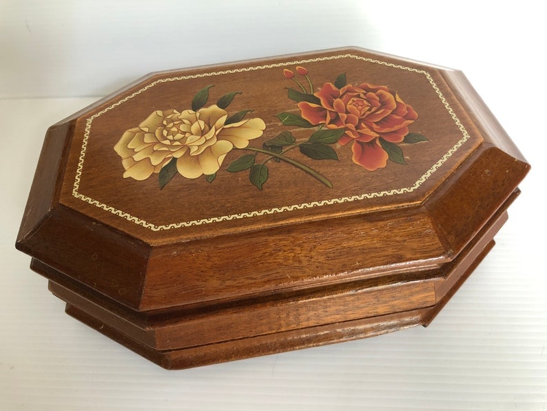 Adorable Jewelray or Trinket Box Small Wooden Jewelry Box w/ Brass Hinges Cedar Keepsake Box Vintage Cedar Box w/ Dainty Yellow Flowers