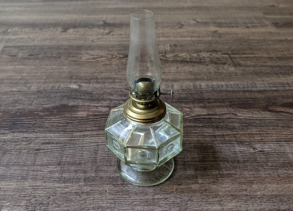 50 Antique Oil Lamps Available For, Vintage Little Glass Oil Lamps With Shades