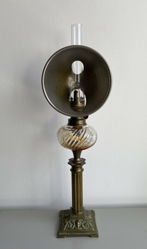 Oil Lamp, Small 4.5 Brass Table Lamp with Handle and Flame