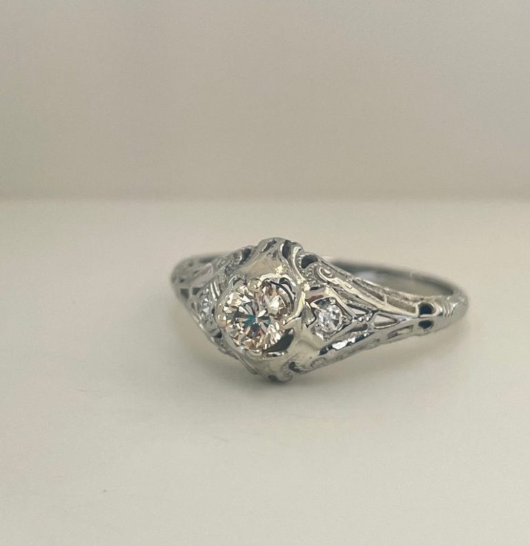 55 Vintage and Antique Engagement Ring Ideas - Oldest.org