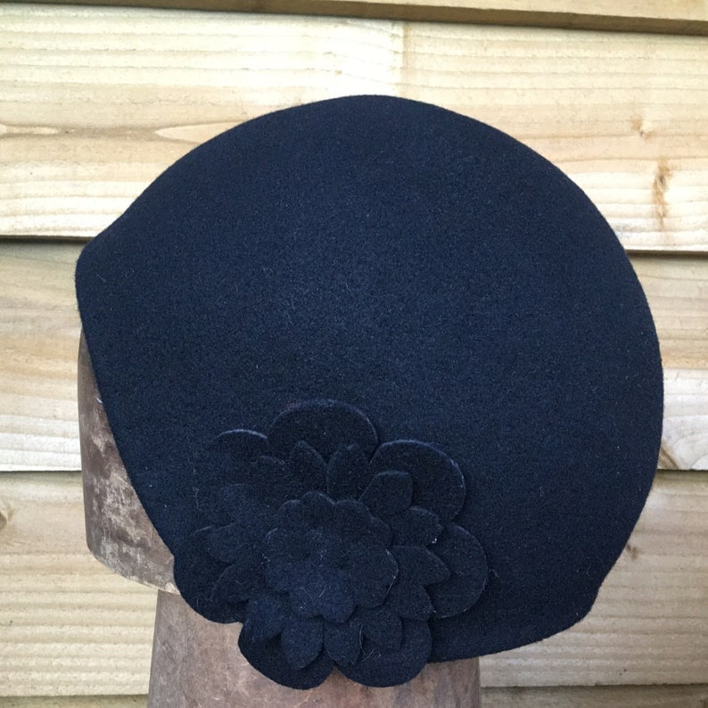 Original Henry Pollak 1920s black cloche hat
