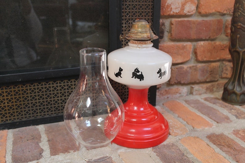 Small German porcelain oil lamp circa 1920