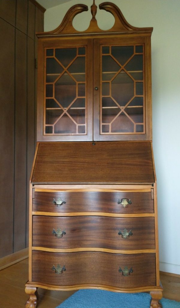 VINTAGE (1950s) SECRETARY DESK WITH BOOKCASE/HUTCH