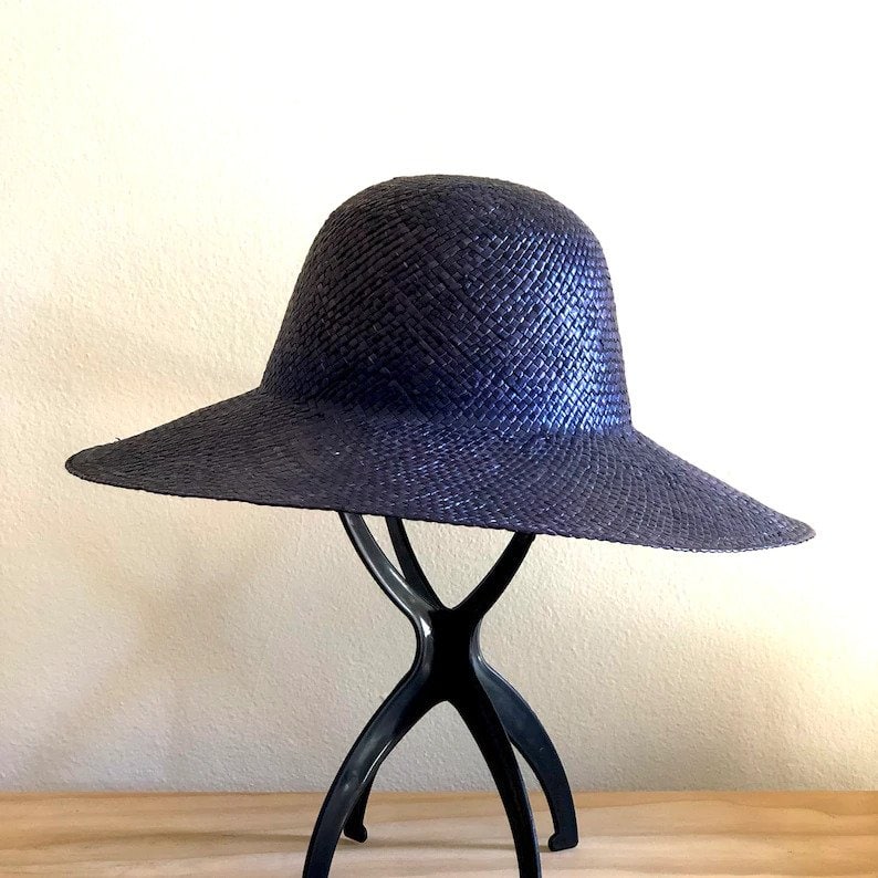 Vintage 1970s navy blue straw hat