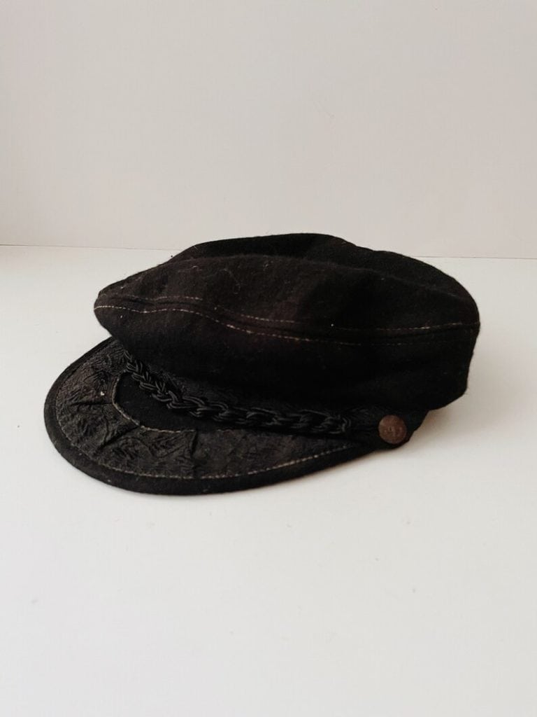 64 Vintage and Antique Hats For Sale 