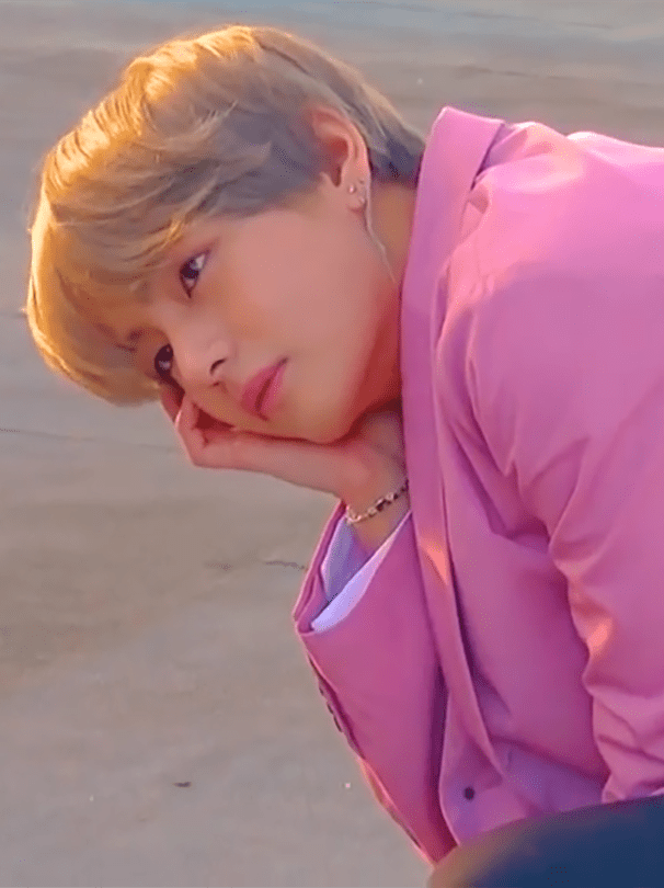 V