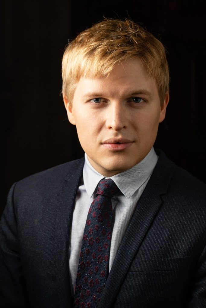 Ronan Farrow