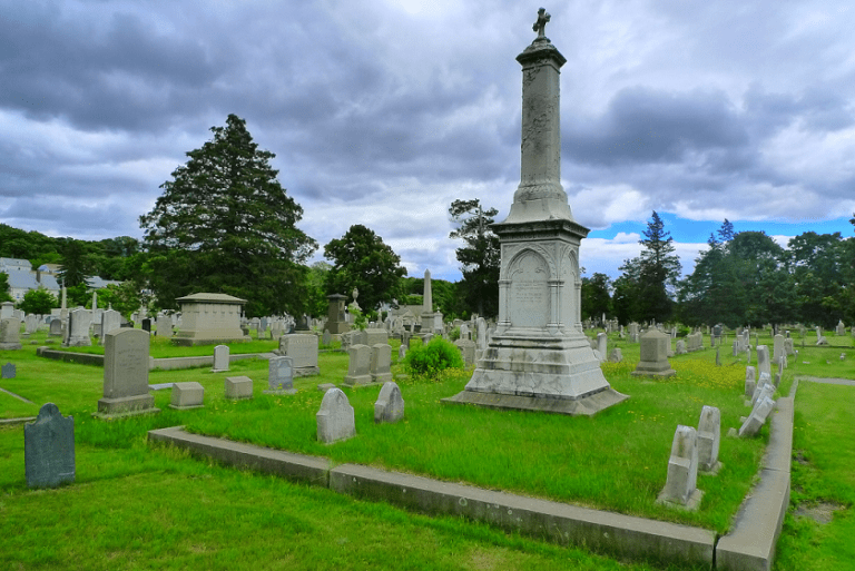 10 Oldest Cemeteries in the United States