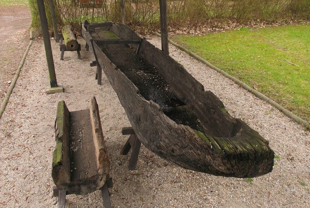 Dufuna canoe