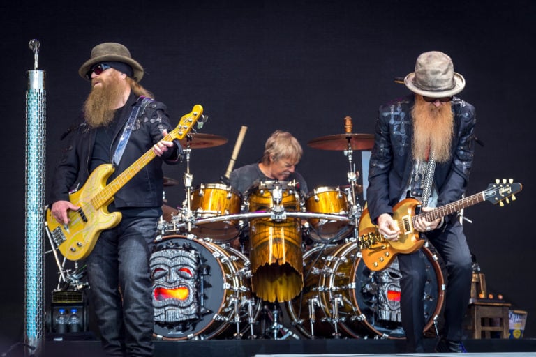 8-oldest-rock-bands-still-playing-oldest