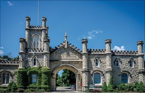 Rosehill Cemetery Entrance