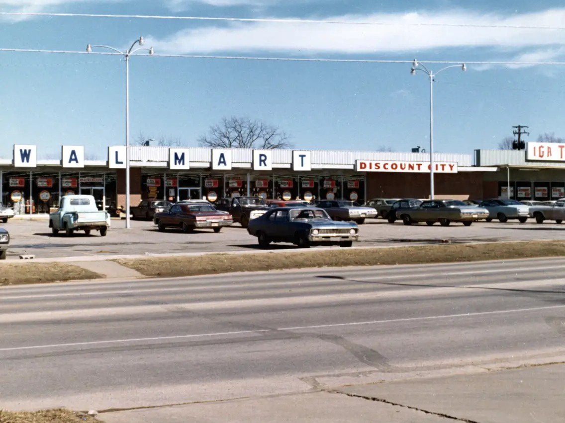 4 Oldest Walmart Stores Still Open - Oldest.org