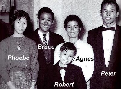 Bruce lee with all siblings