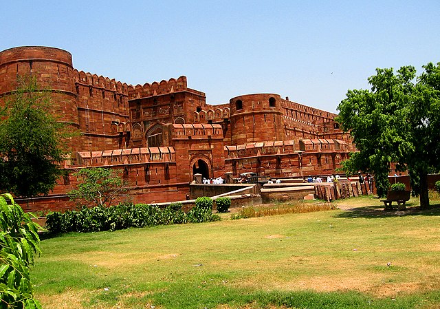 Agra Fort – Mughal Grandeur