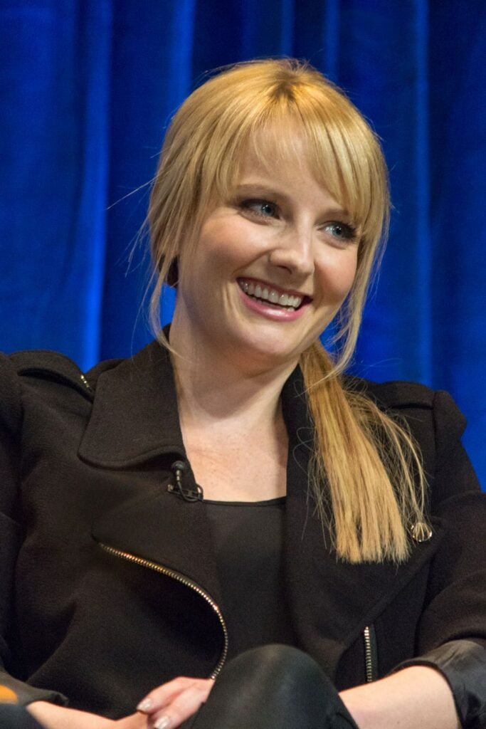 Melissa Rauch (Bernadette Rostenkowski)