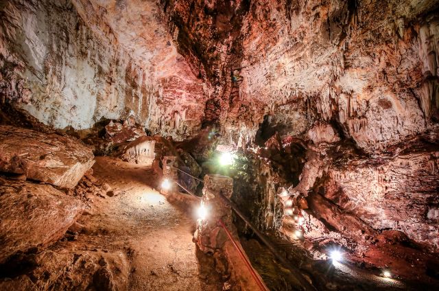 Bothongo Wonder Cave