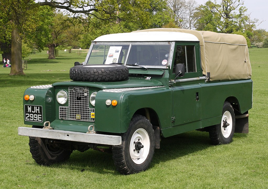 Traditional Land Rover 8 Priciest Vintage Land Rovers - Oldest.org