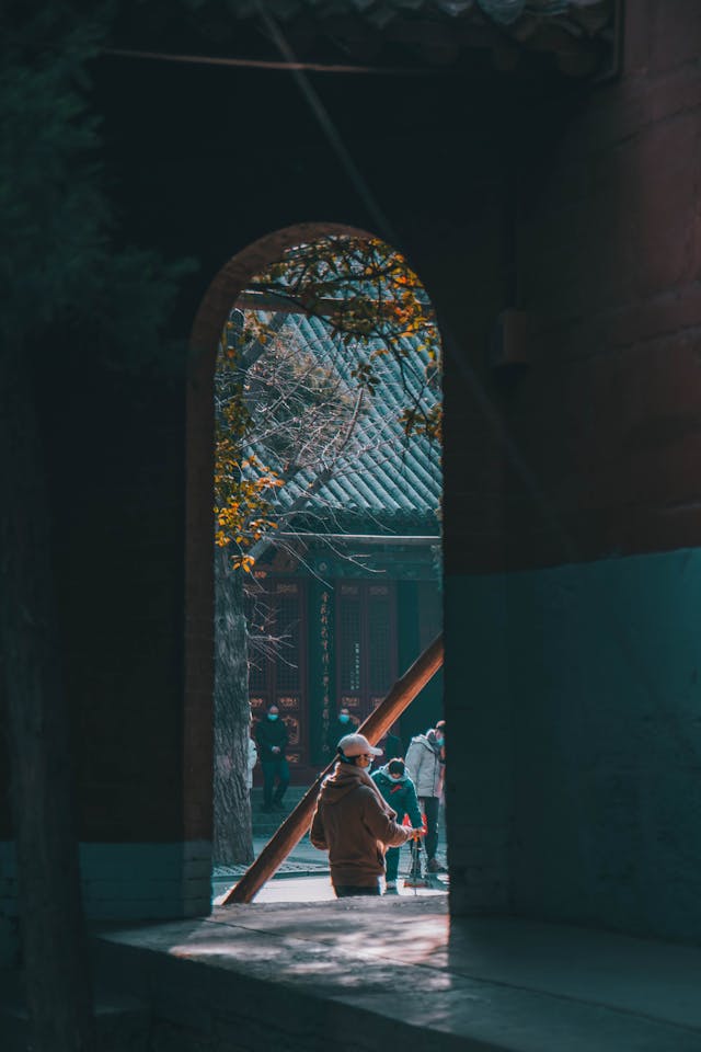 Breakdown On The White Horse Temple