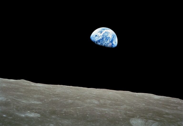 25 Photos That Changed The World History - Oldest.org