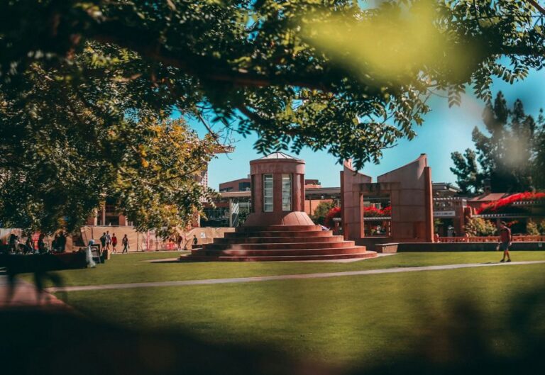22 Largest Colleges In The United States - Oldest.org