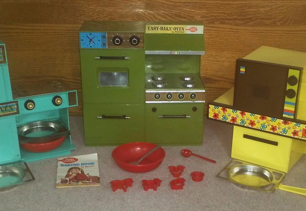 Easy-Bake Oven (Turquoise Model)