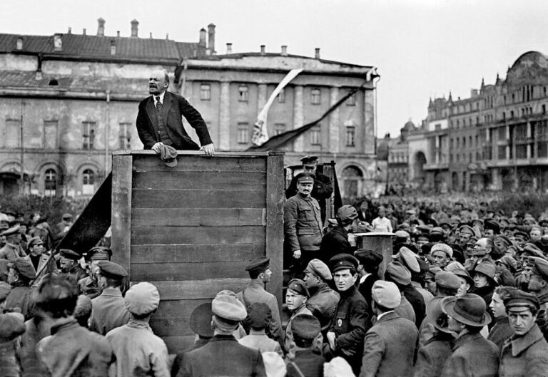 25 Photos That Changed The World History - Oldest.org